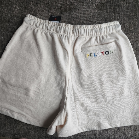 Peloton Shorts - Large- new with tags - Picture 2 of 2